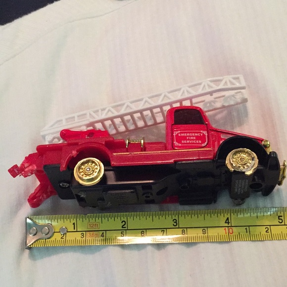 Free!!! Junye toys Fire Truck (broken) - Picture 6 of 6